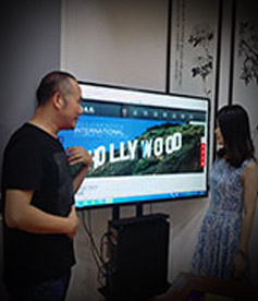 感謝電影制作公司胡導(dǎo)演遠從廣州來到我公司交流網(wǎng)站，我們定全力以赴，不負(fù)使命，幫您把網(wǎng)絡(luò)營銷落地。